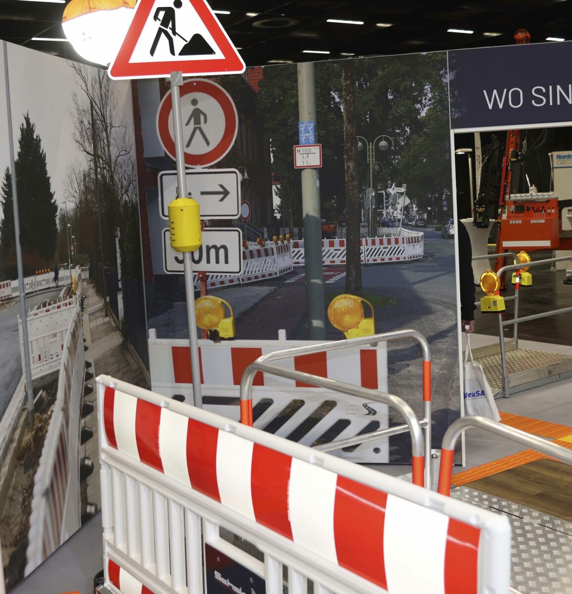 Bild zeigt Baustellenaufbau der DeuSAT-Messe